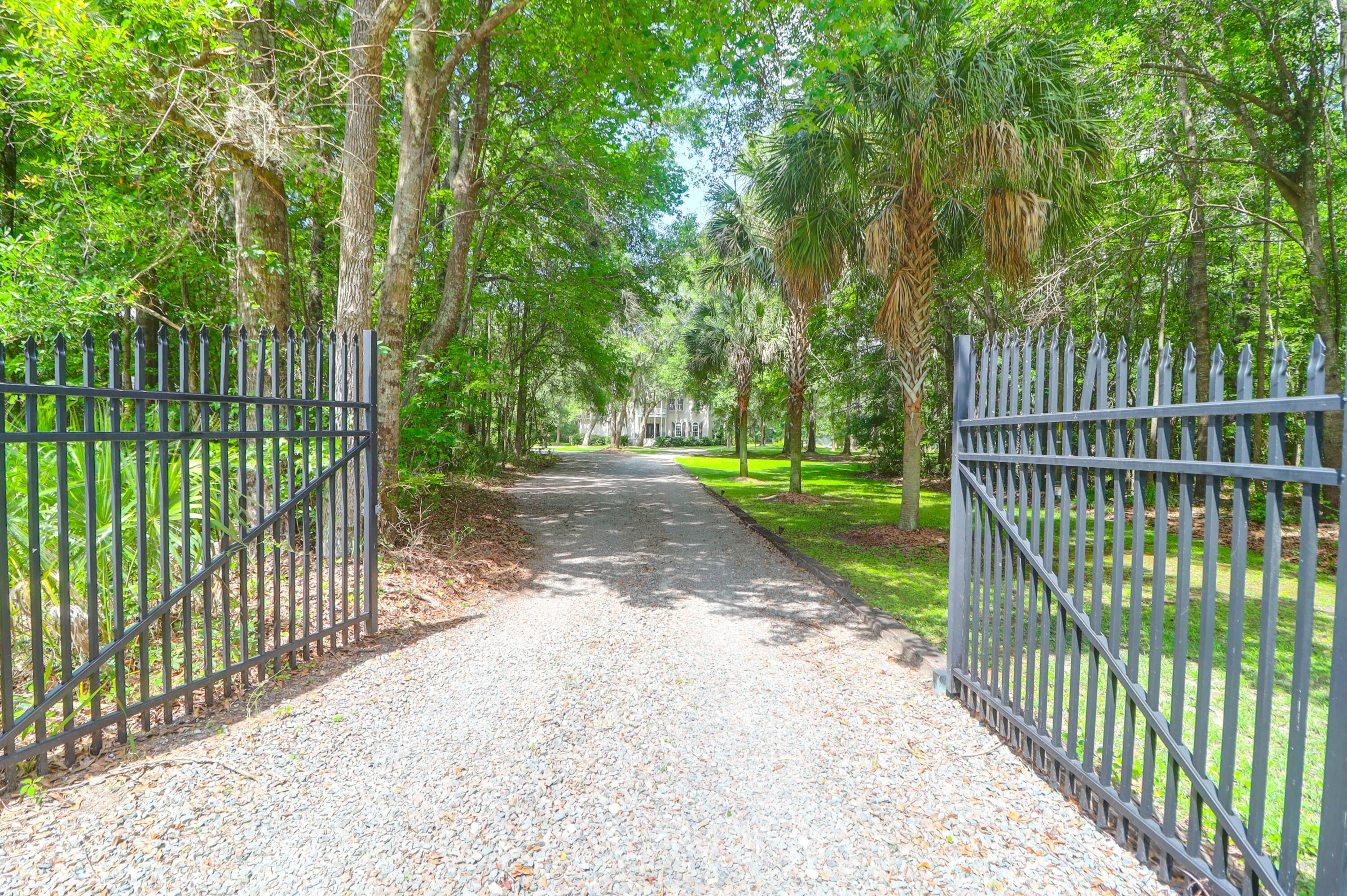 2494 Cape Road