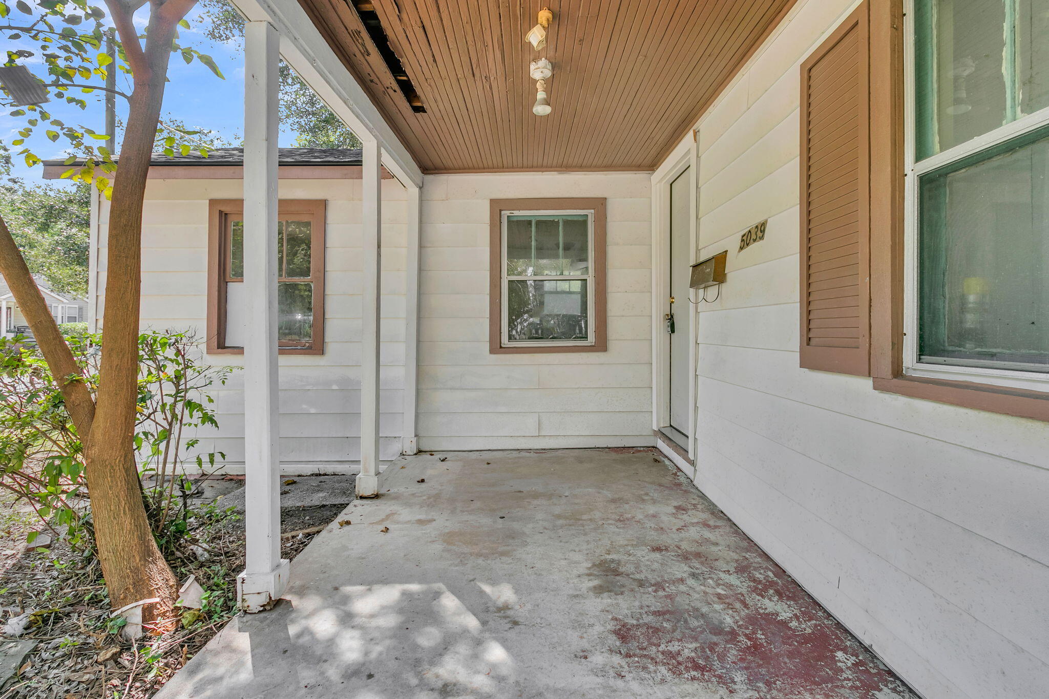 5039 Alpha Street