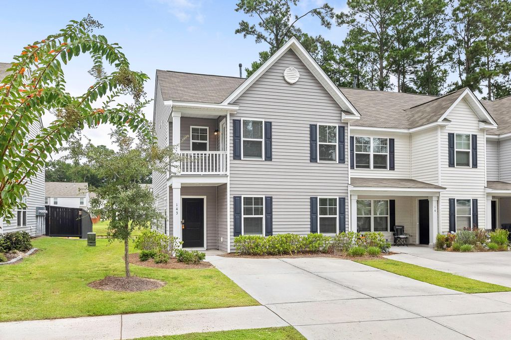 Photo of 143 Spencer Circle, Summerville, SC 29485 (MLS # 26000679)