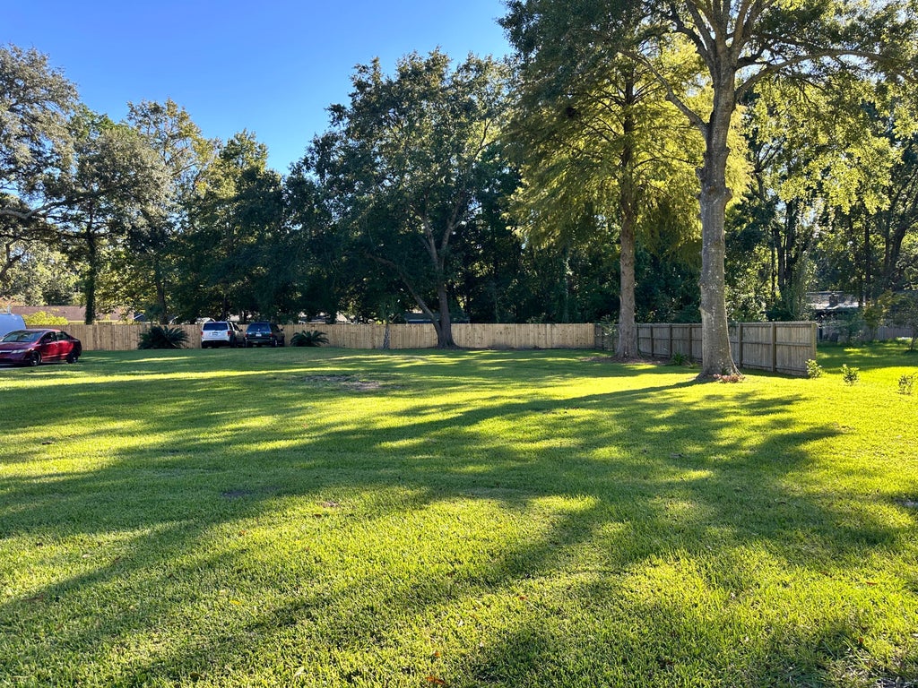 Photo of 1952 Old Fort Avenue, Charleston, SC 29414 (MLS # 26026867)