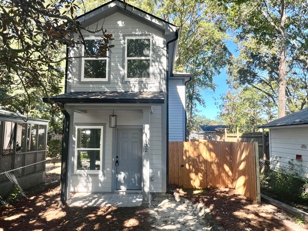 Photo of 1632 Wappoo Drive, Charleston, SC 29407 (MLS # 25028071)