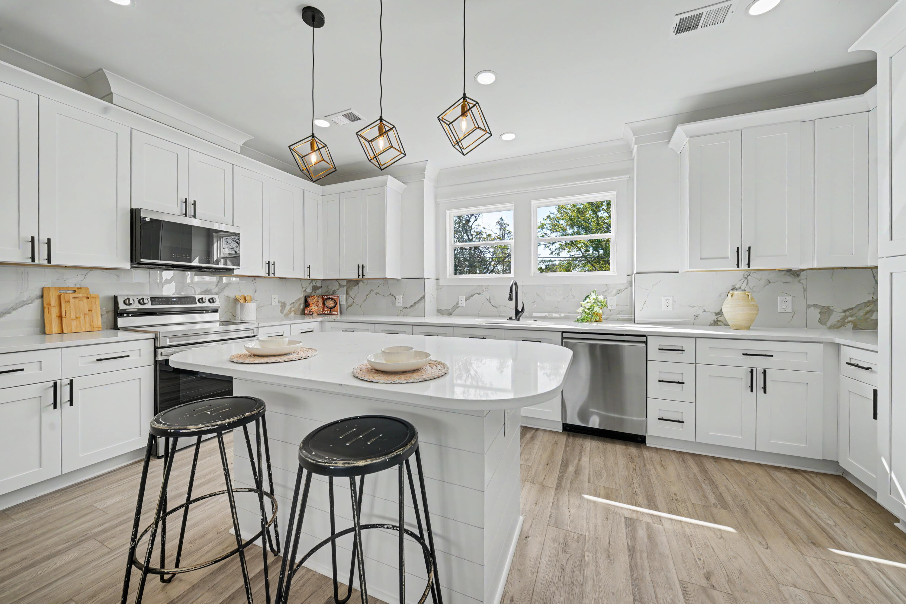 2014 Comstock Avenue