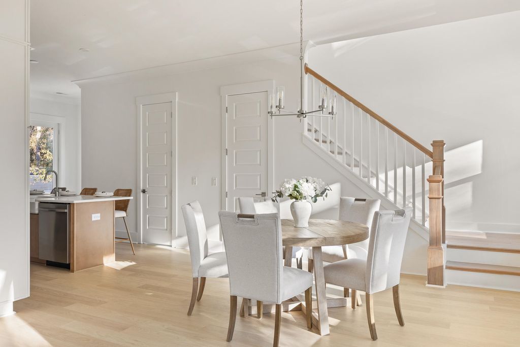 Photo of 1340 Lucinda Street, Mount Pleasant, SC 29466 (MLS # 25012979)