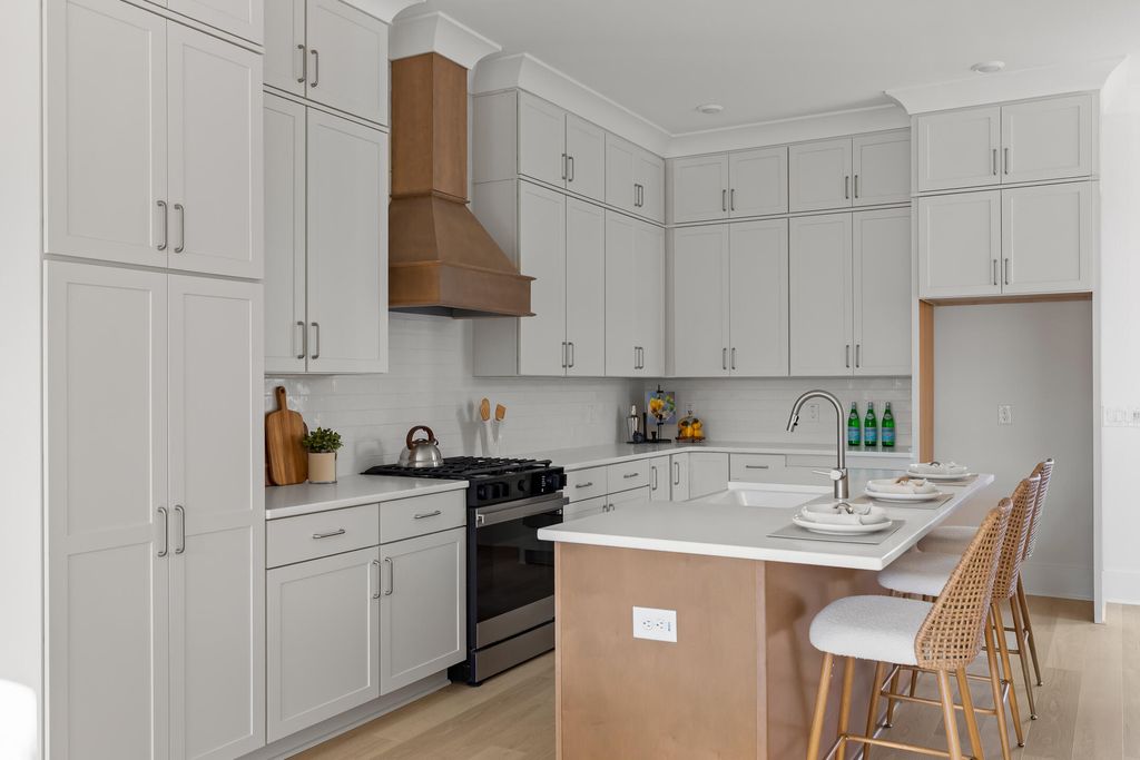 Photo of 1340 Lucinda Street, Mount Pleasant, SC 29466 (MLS # 25012979)