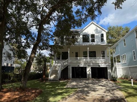 Photo of 1340 Lucinda Street, Mount Pleasant, SC 29466 (MLS # 25012979) Photo of 1340 Lucinda Street, Mount Pleasant, SC 29466 (MLS # 25012979)