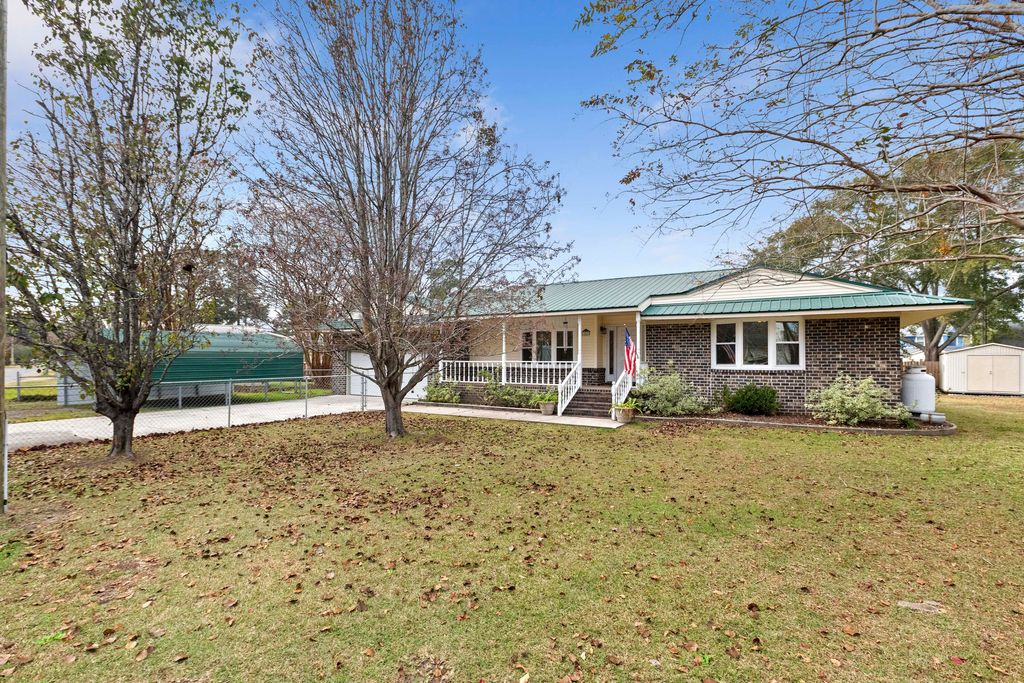 Photo of 402 Chippendale Lane, Bonneau, SC 29431 (MLS # 25031979)