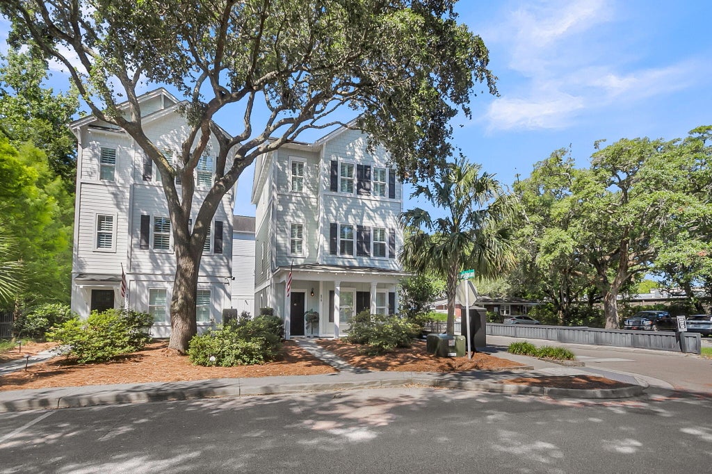 Photo of 979 Warrick Oaks Lane, Mount Pleasant, SC 29464 (MLS # 26024105)