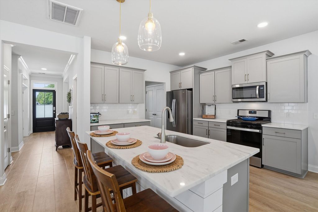 Photo of 201 Angelica Avenue, Summerville, SC 29483 (MLS # 26011774)
