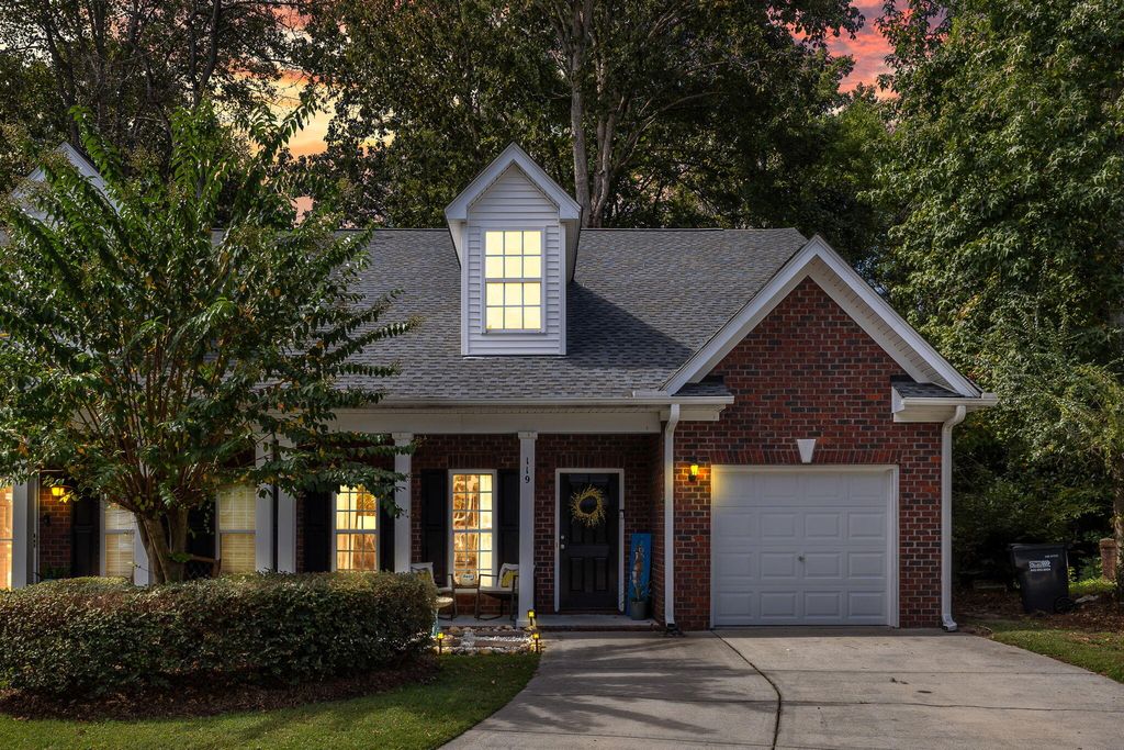 Photo of 119 Steeple Point Court, Summerville, SC 29485 (MLS # 25026812)