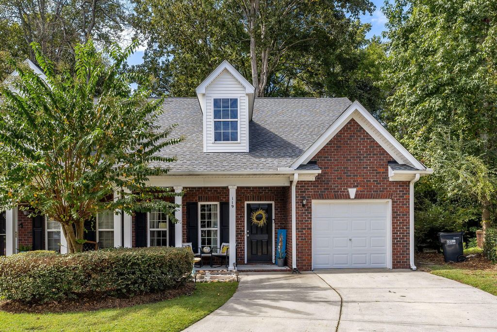 Photo of 119 Steeple Point Court, Summerville, SC 29485 (MLS # 25026812)