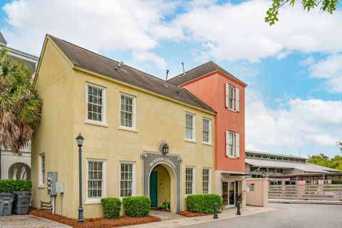 A home in North Charleston