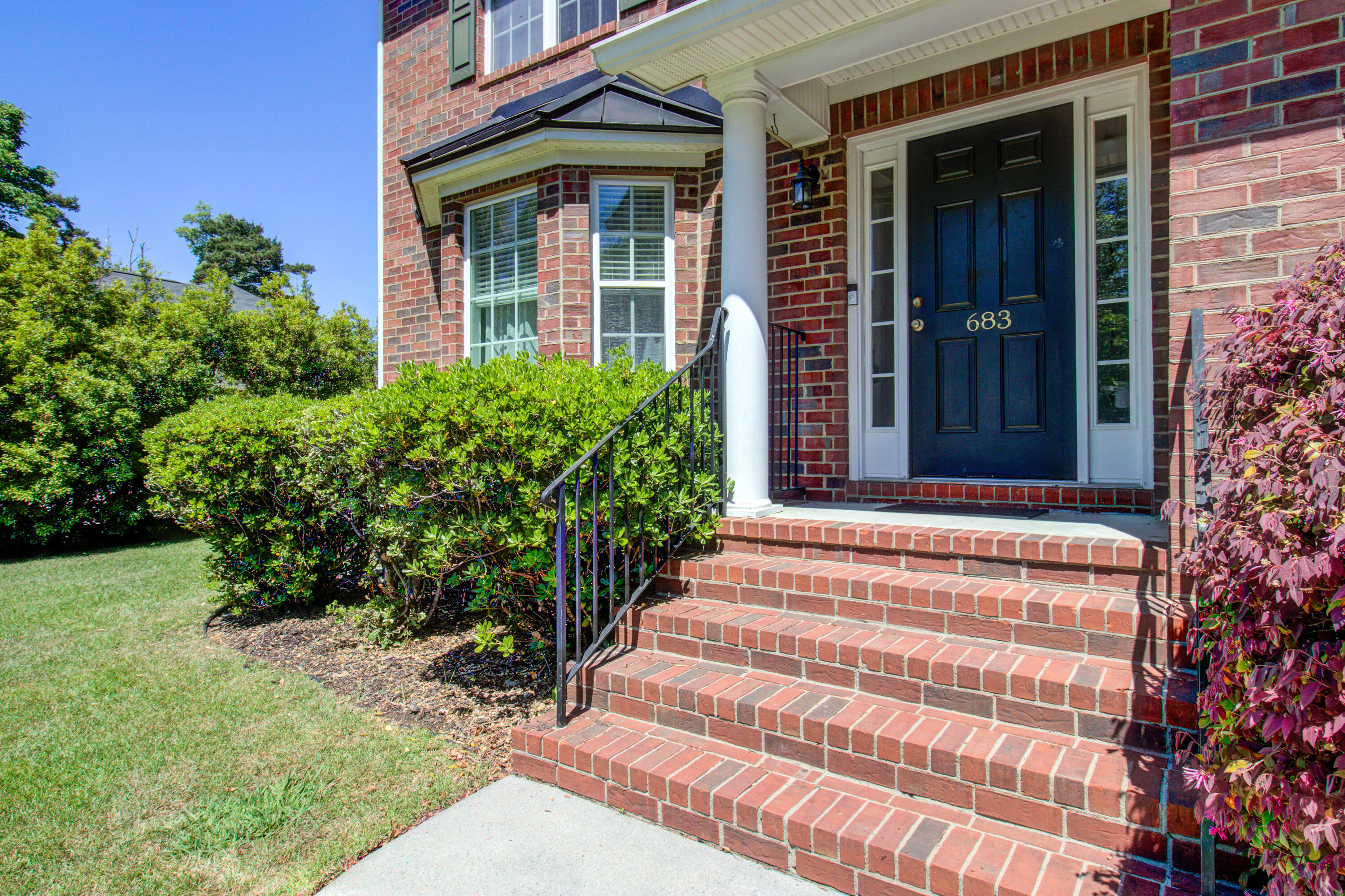 683 Hamlet Circle
