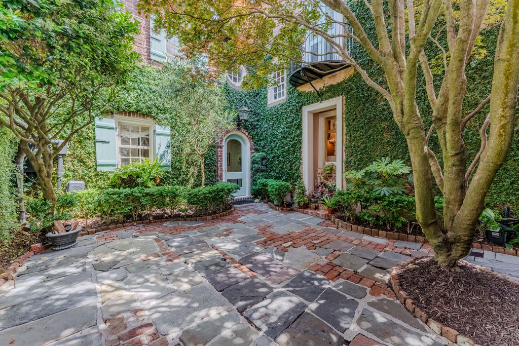 Photo of 8 Orange Street, Charleston, SC 29401 (MLS # 26011410)