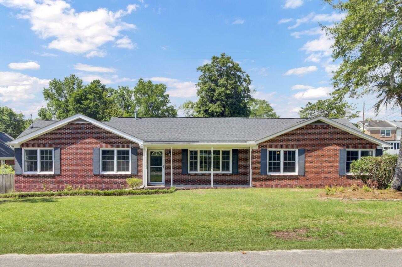 1027 E Recess Road