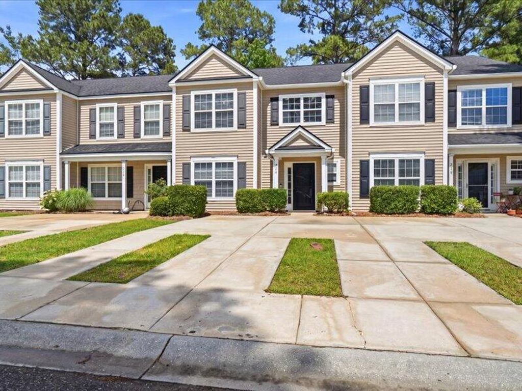 Photo of 9176 Maple Grove Drive, Summerville, SC 29485 (MLS # 26014993)