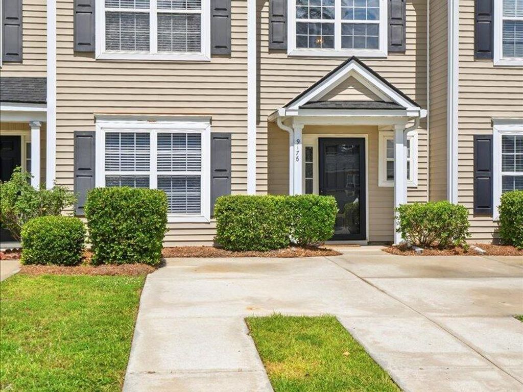 Photo of 9176 Maple Grove Drive, Summerville, SC 29485 (MLS # 26014993)