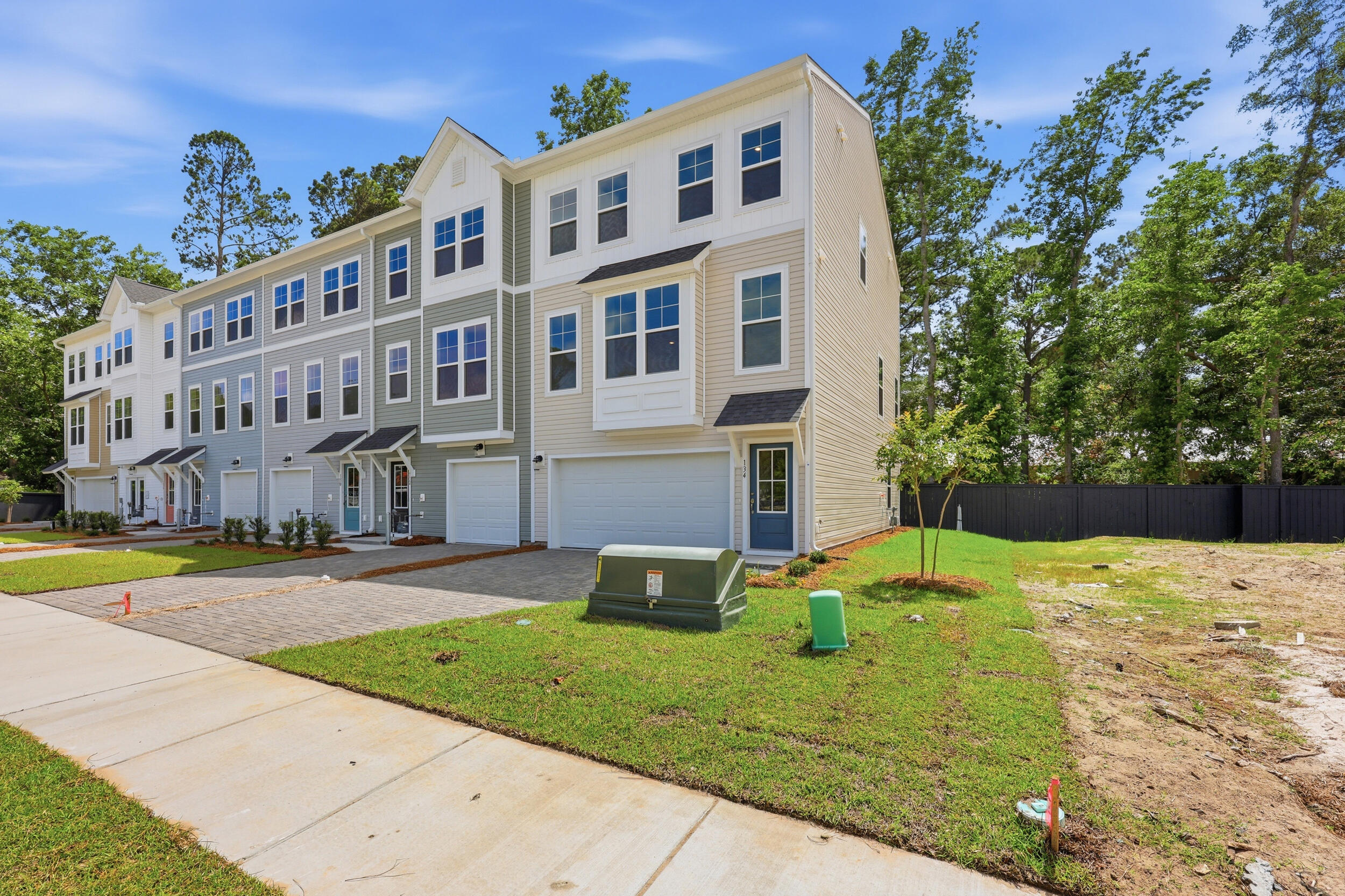 134 Fernbank Road Court