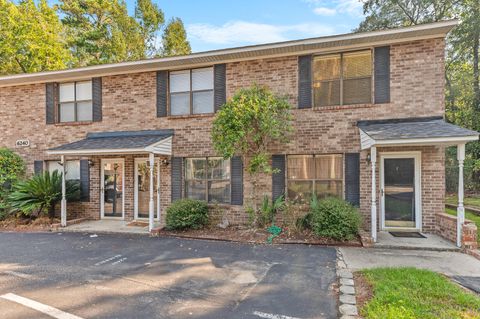 A home in North Charleston