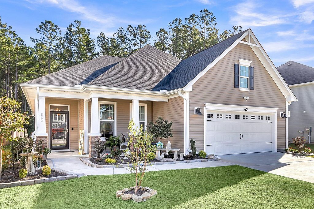 Photo of 562 Dunswell Drive, Summerville, SC 29486 (MLS # 25018587)