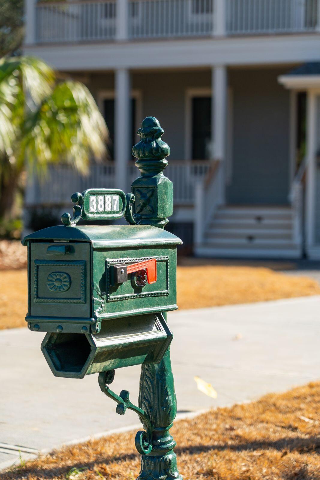 3887 Moss Pointe Court