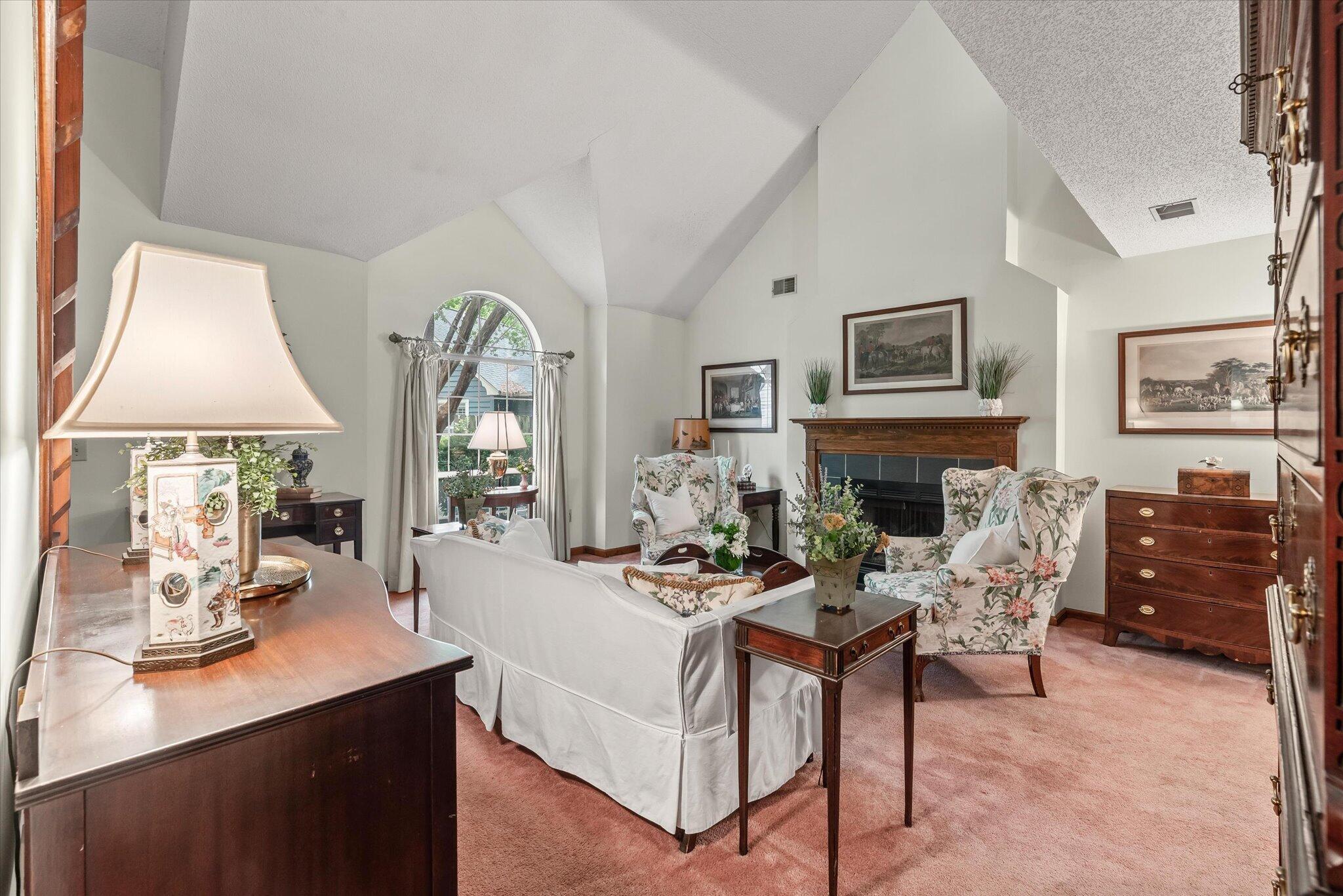 1263 Llewellyn Road