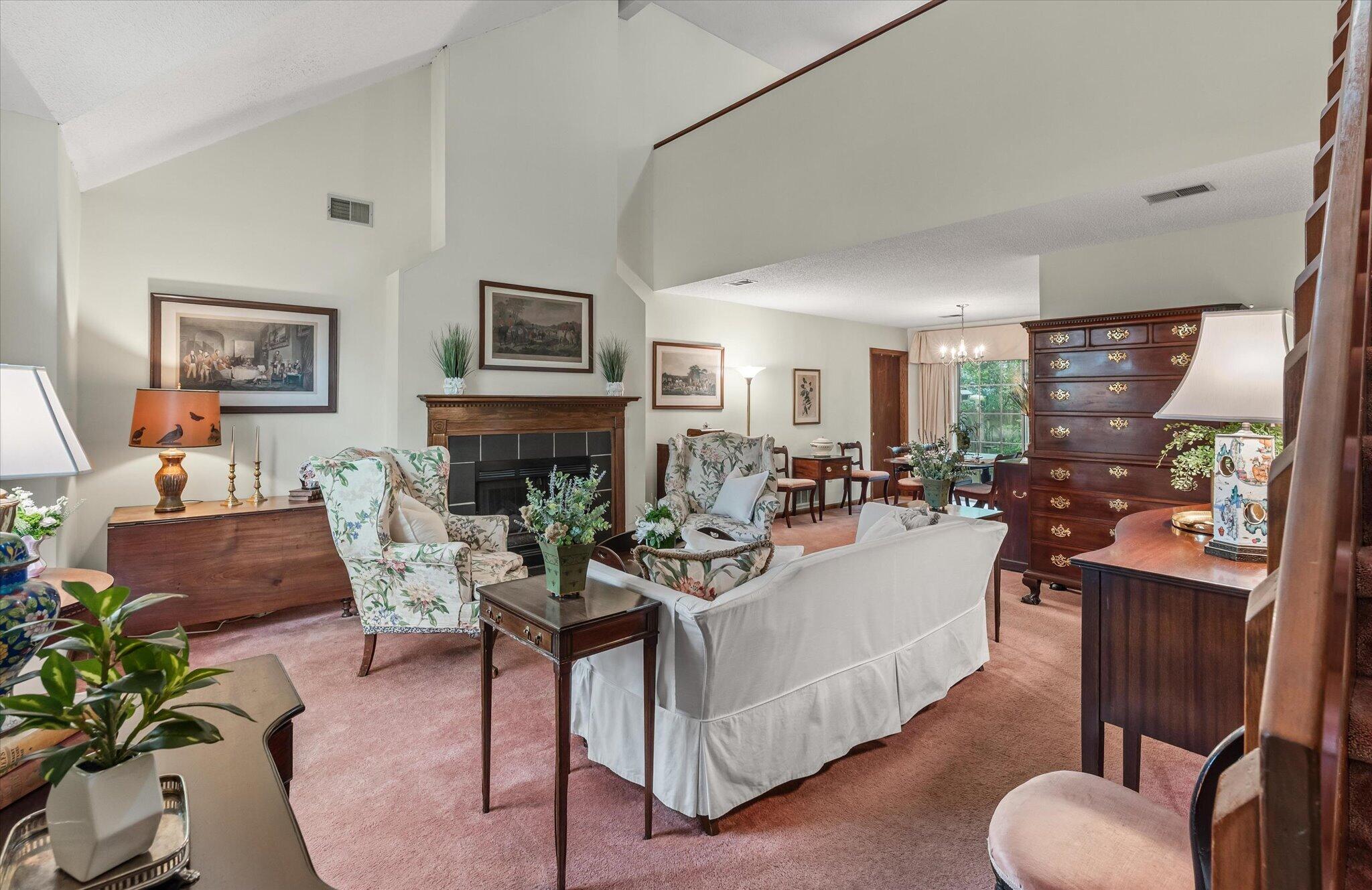 1263 Llewellyn Road