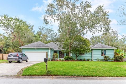 Photo of 811 Law Lane, Mount Pleasant, SC 29464 (MLS # 25022411)