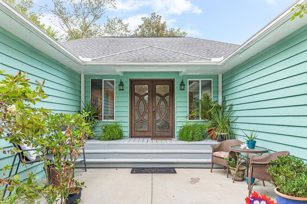Photo of 811 Law Lane, Mount Pleasant, SC 29464 (MLS # 25022411)