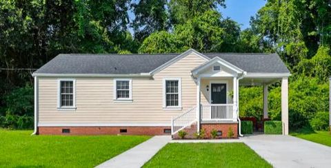 A home in North Charleston