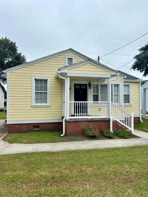 A home in North Charleston