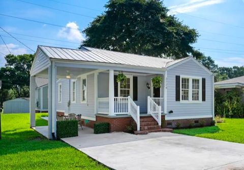 A home in North Charleston