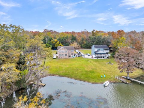 A home in Moncks Corner