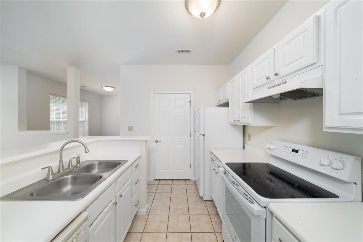 1600 Long Grove Drive 228