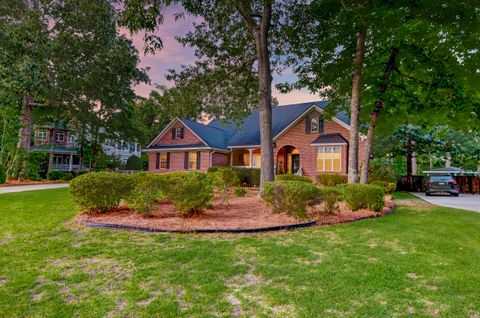 A home in North Charleston