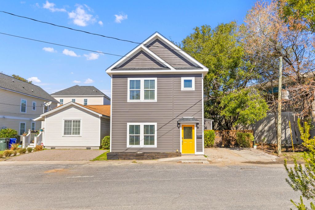 Photo of 2130 Weaver Street, Charleston, SC 29403 (MLS # 25026850)