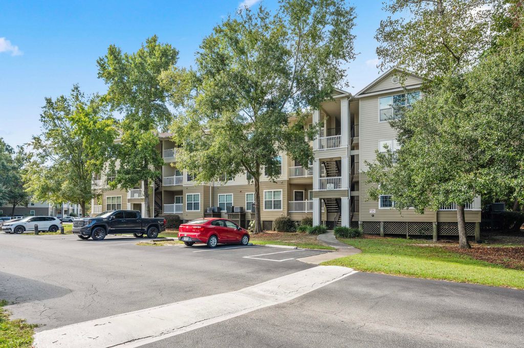 Photo of 700 Daniel Ellis Drive #Apt 2305, Charleston, SC 29412 (MLS # 26008363)