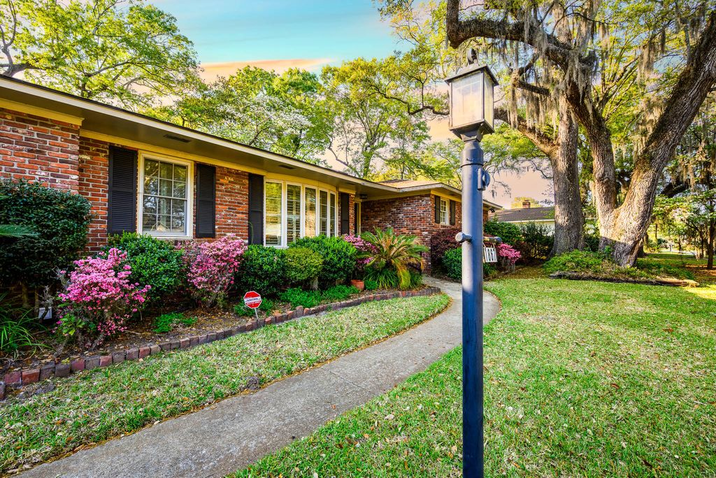 Photo of 1867 Rugby Lane, Charleston, SC 29407 (MLS # 26009208)