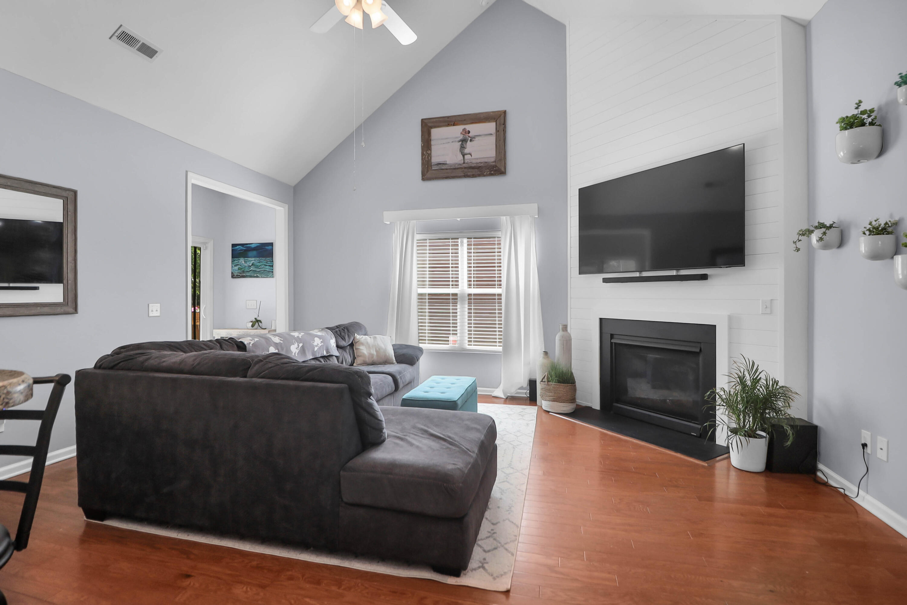 1126 Rearick Road
