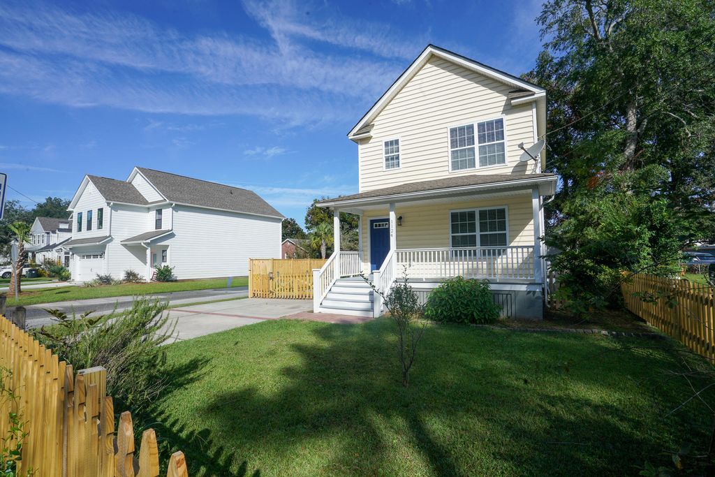 Photo of 1124 5th Avenue, Charleston, SC 29407 (MLS # 25027552)