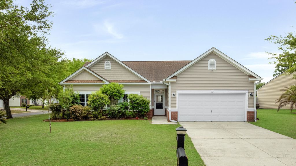 Photo of 9604 River Ridge Drive, Summerville, SC 29485 (MLS # 26009800)
