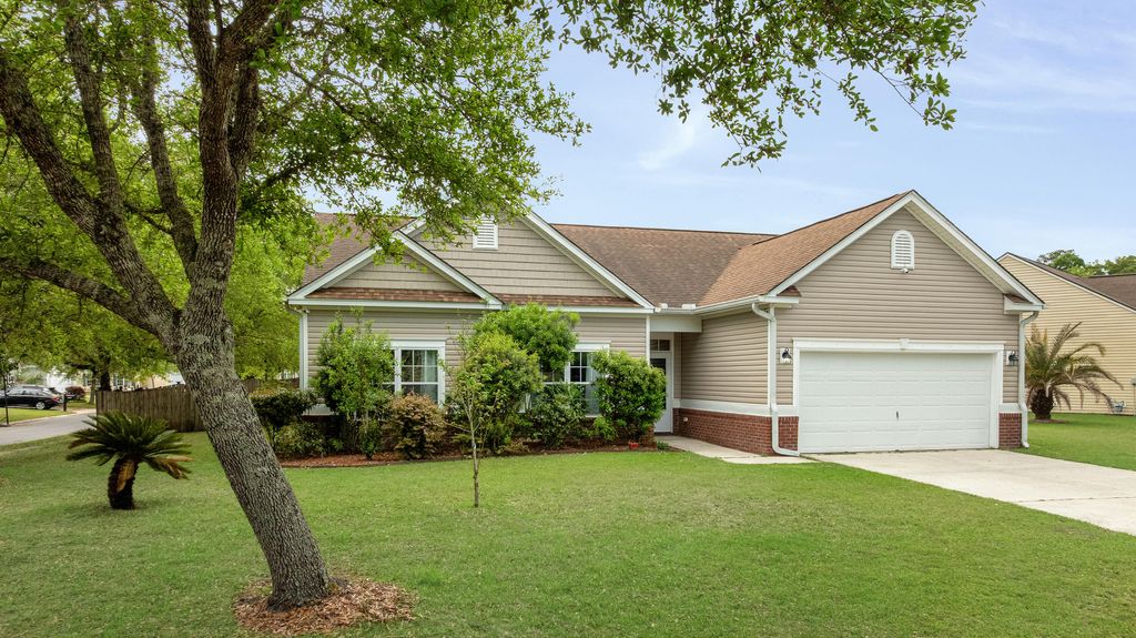 Photo of 9604 River Ridge Drive, Summerville, SC 29485 (MLS # 26009800)