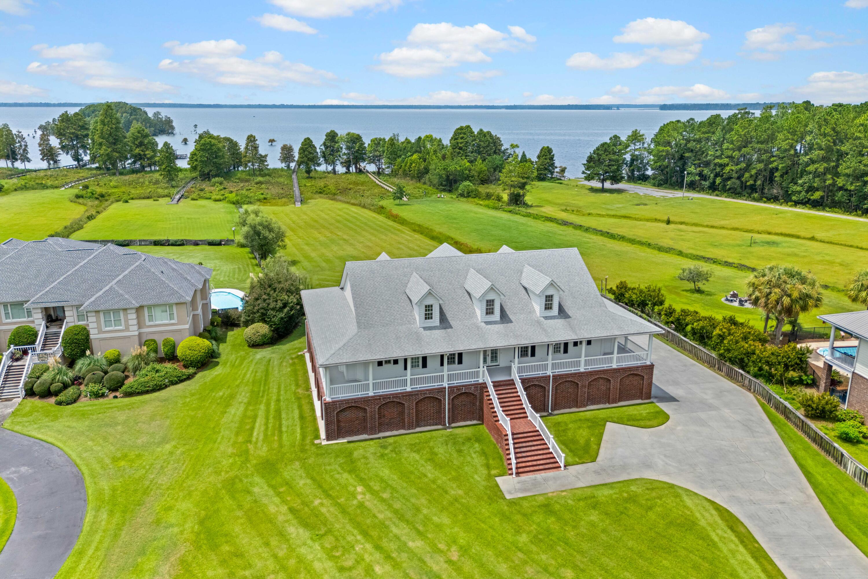 2038 W Lake Shore Drive
