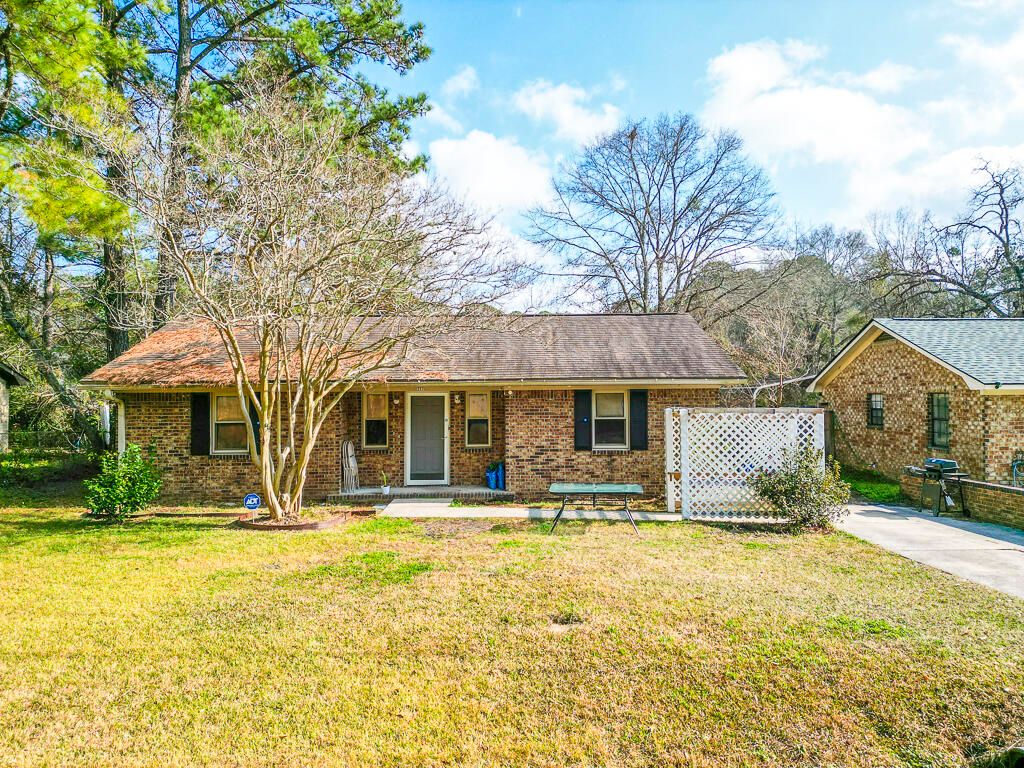 Photo of 217 Ruth Anne Drive, Summerville, SC 29483 (MLS # 26000761)