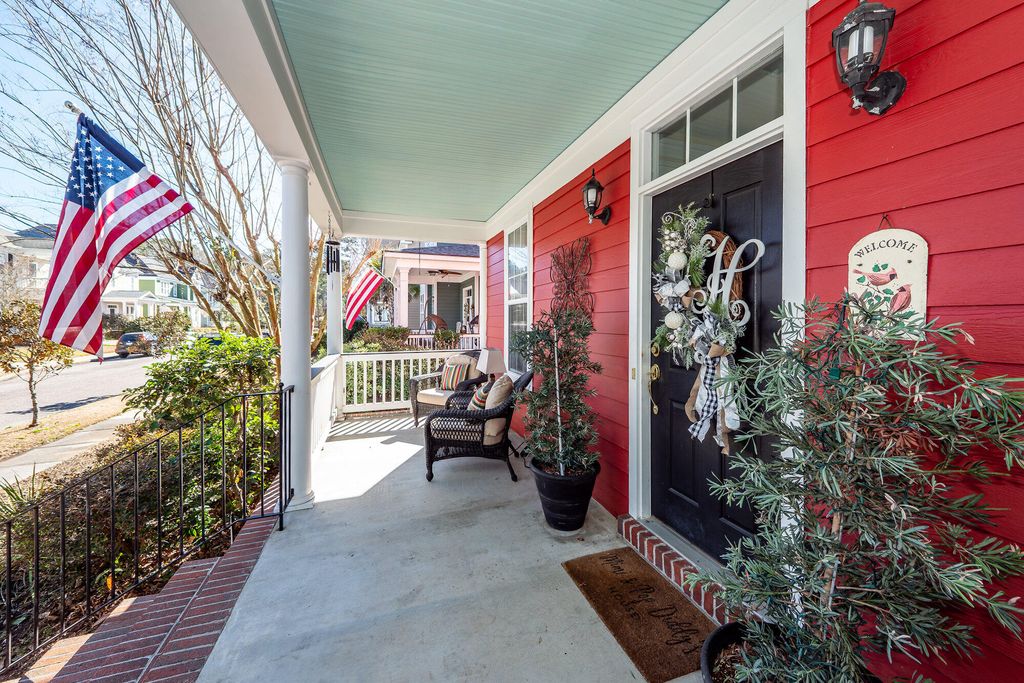 Photo of 400 Hydrangea Street, Summerville, SC 29483 (MLS # 26004310)