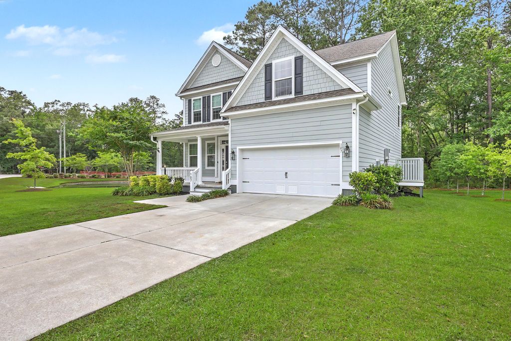 Photo of 107 Windward Drive, Summerville, SC 29485 (MLS # 26012581)