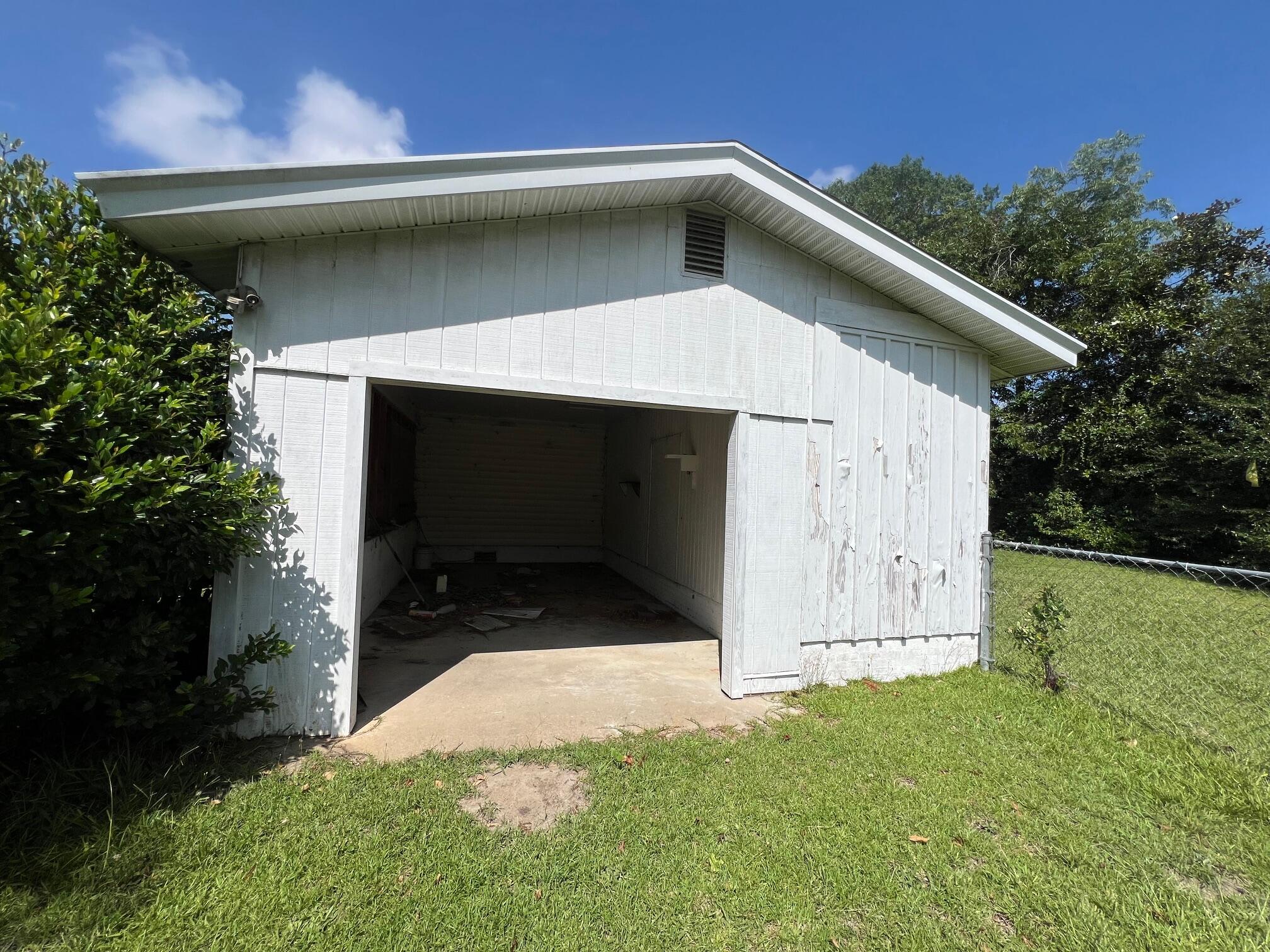 100 W Byrd Street