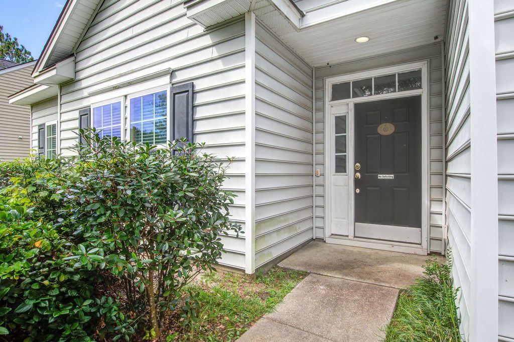 Photo of 103 Berwick Drive, Summerville, SC 29483 (MLS # 25026829)