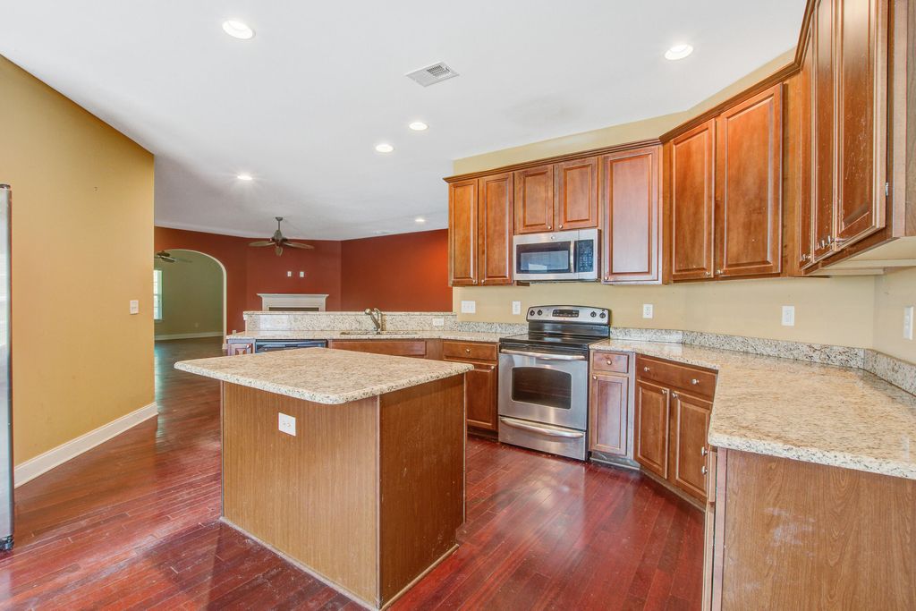 Photo of 103 Berwick Drive, Summerville, SC 29483 (MLS # 25026829)