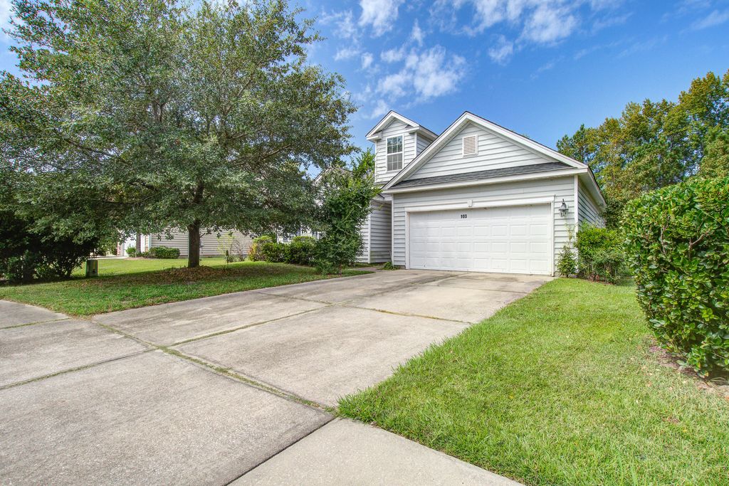 Photo of 103 Berwick Drive, Summerville, SC 29483 (MLS # 25026829)