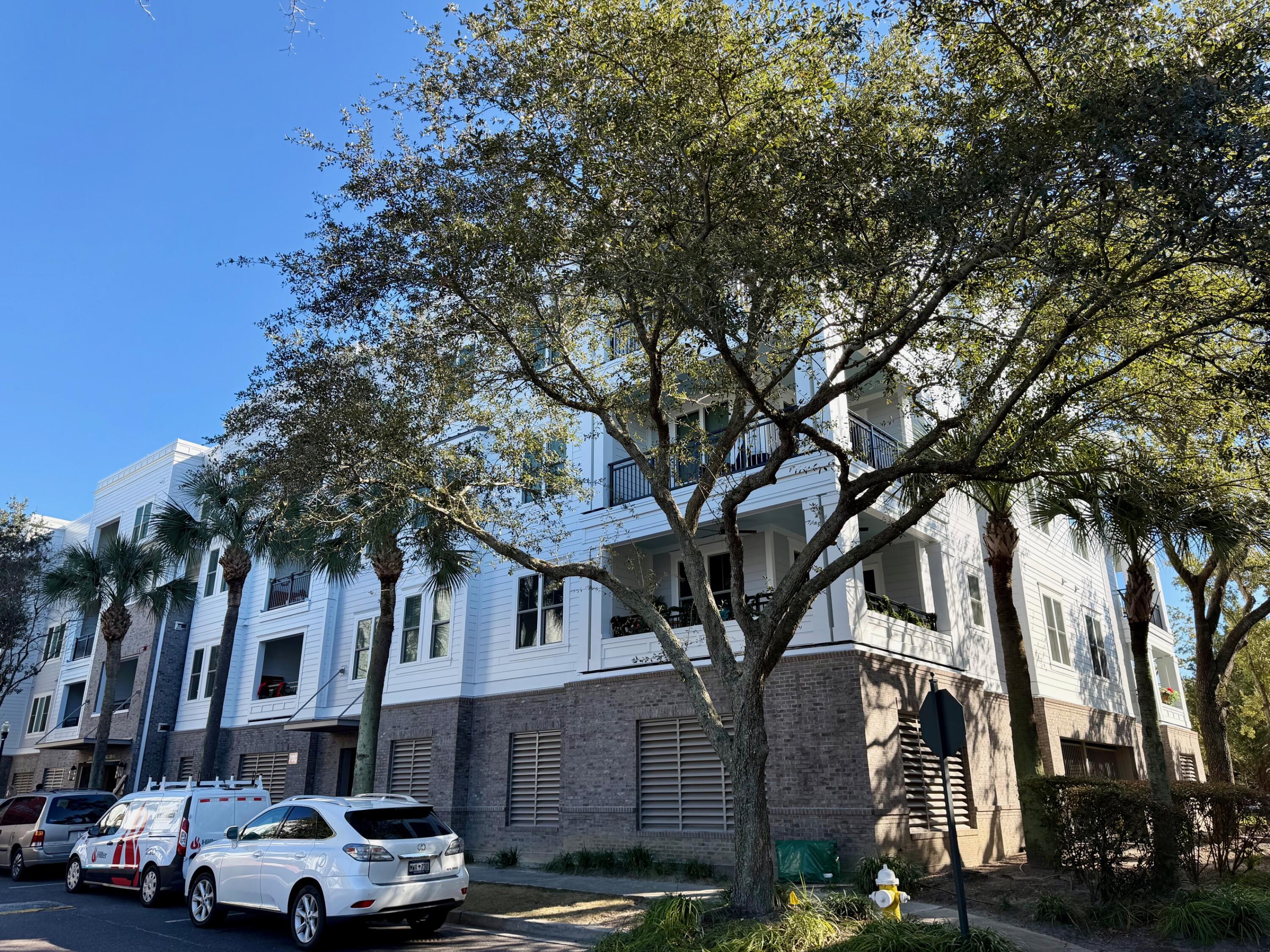 200 River Landing Drive D202